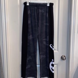 Women’s Small VS Pink: Black Camo BF Sweats